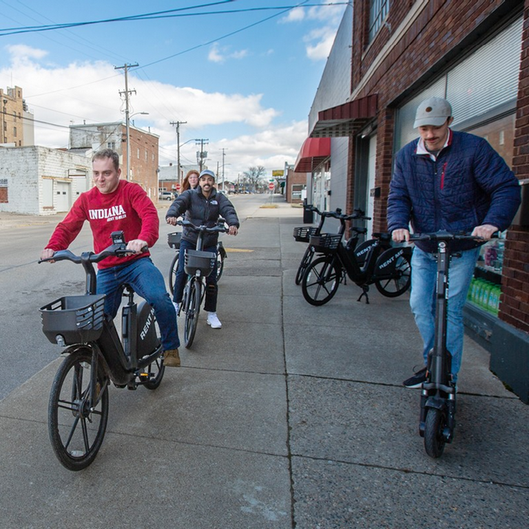 Students visit Washington, Indiana, to get a firsthand look at what it's like to be a pedestrian or bicyclist in the community.